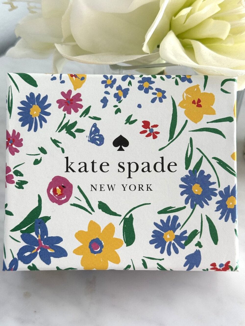 KATE SPADE Staci Garden Bouquet Boxed Small Card Holder - Picture 7 of 10